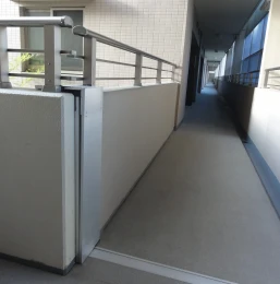 8 手すりのずれ1.webp